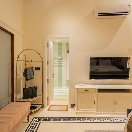 Elivaas 4 Bhk Villa With Pvt Pool & Jacuzzi-Yashgeet Siolim Exterior foto