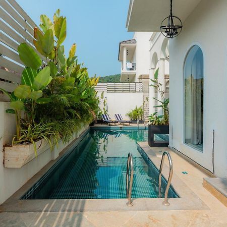 Elivaas 4 Bhk Villa With Pvt Pool & Jacuzzi-Yashgeet Siolim Exterior foto
