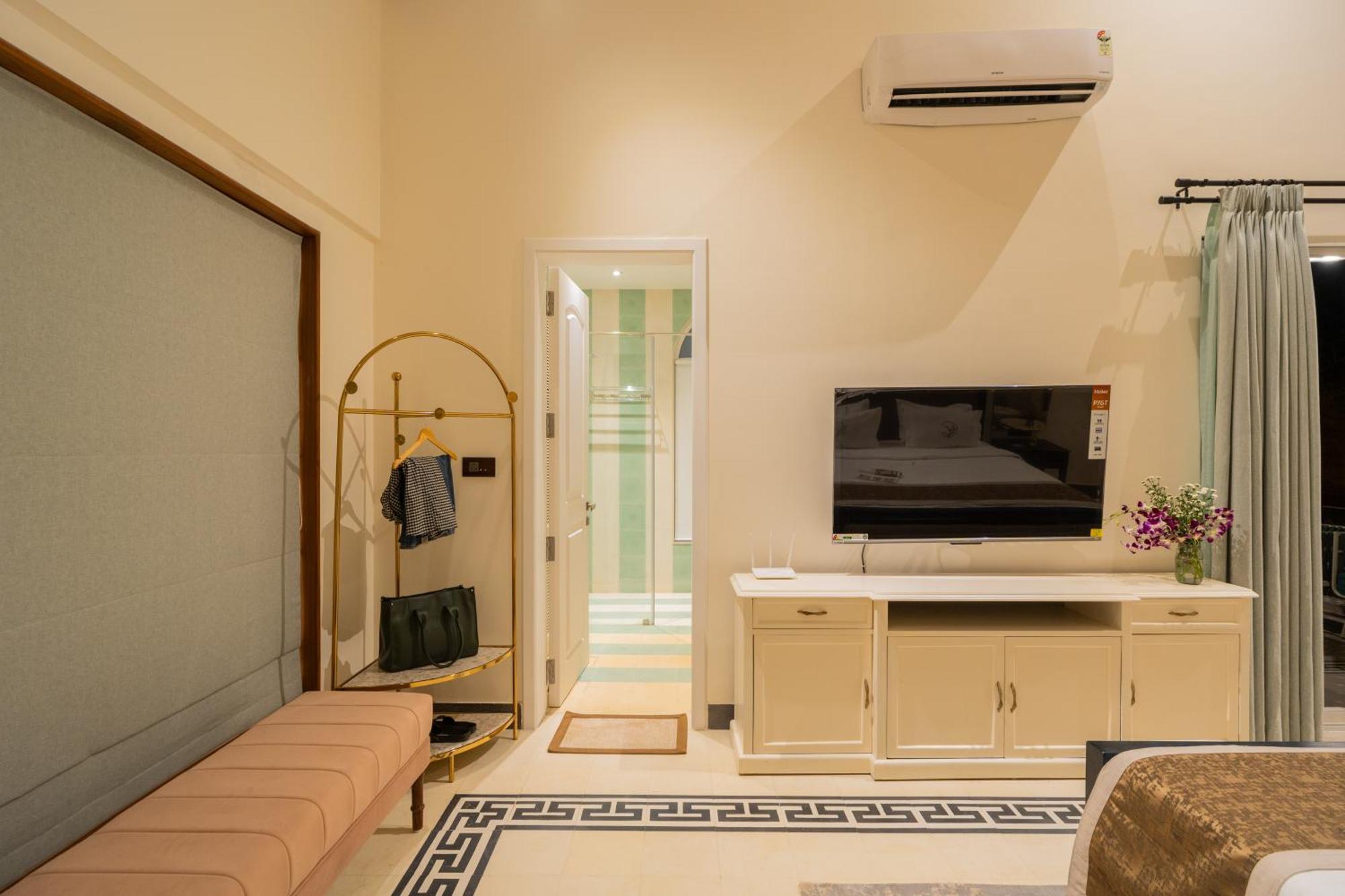 Elivaas 4 Bhk Villa With Pvt Pool & Jacuzzi-Yashgeet Siolim Exterior foto