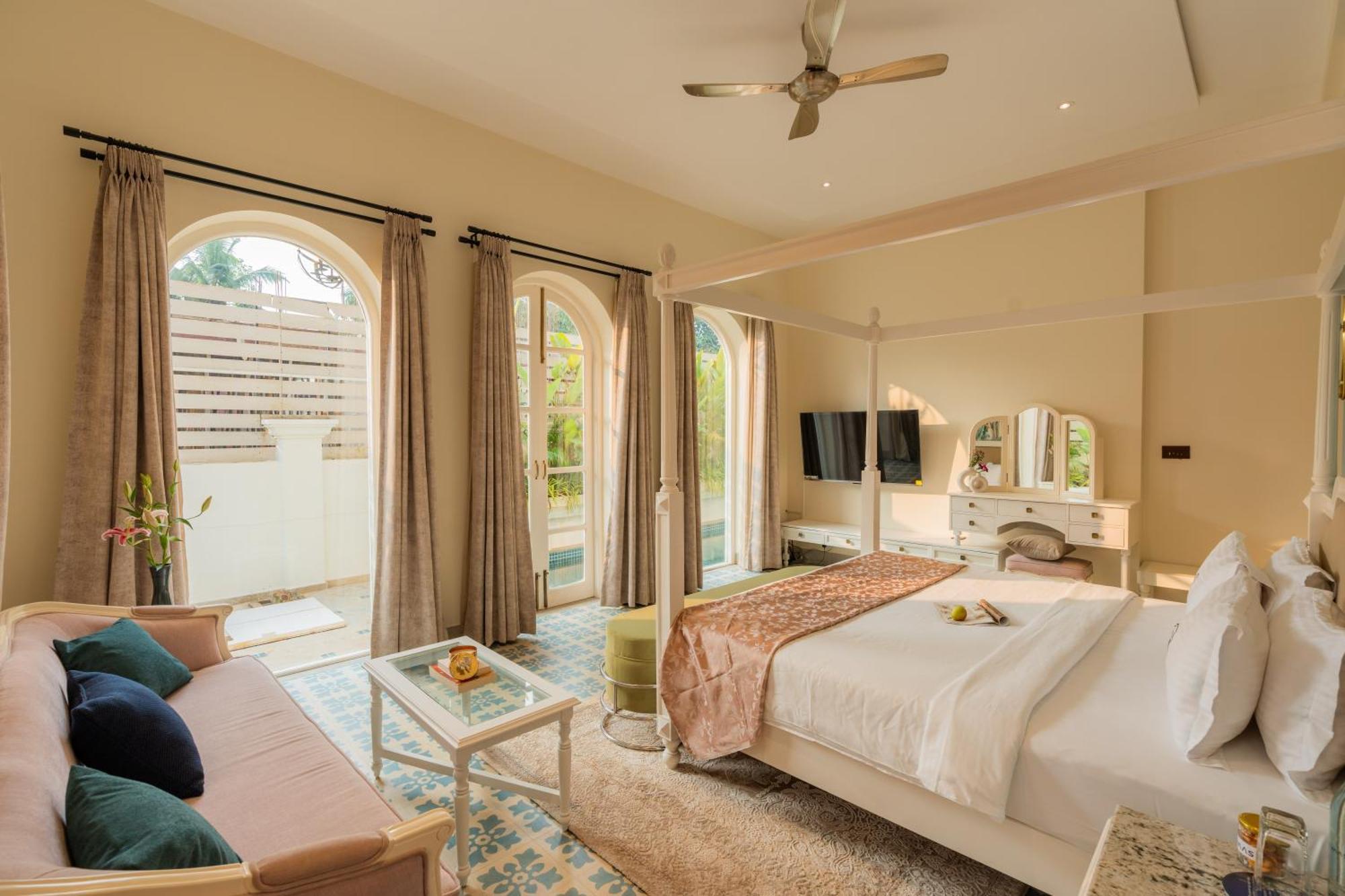 Elivaas 4 Bhk Villa With Pvt Pool & Jacuzzi-Yashgeet Siolim Exterior foto