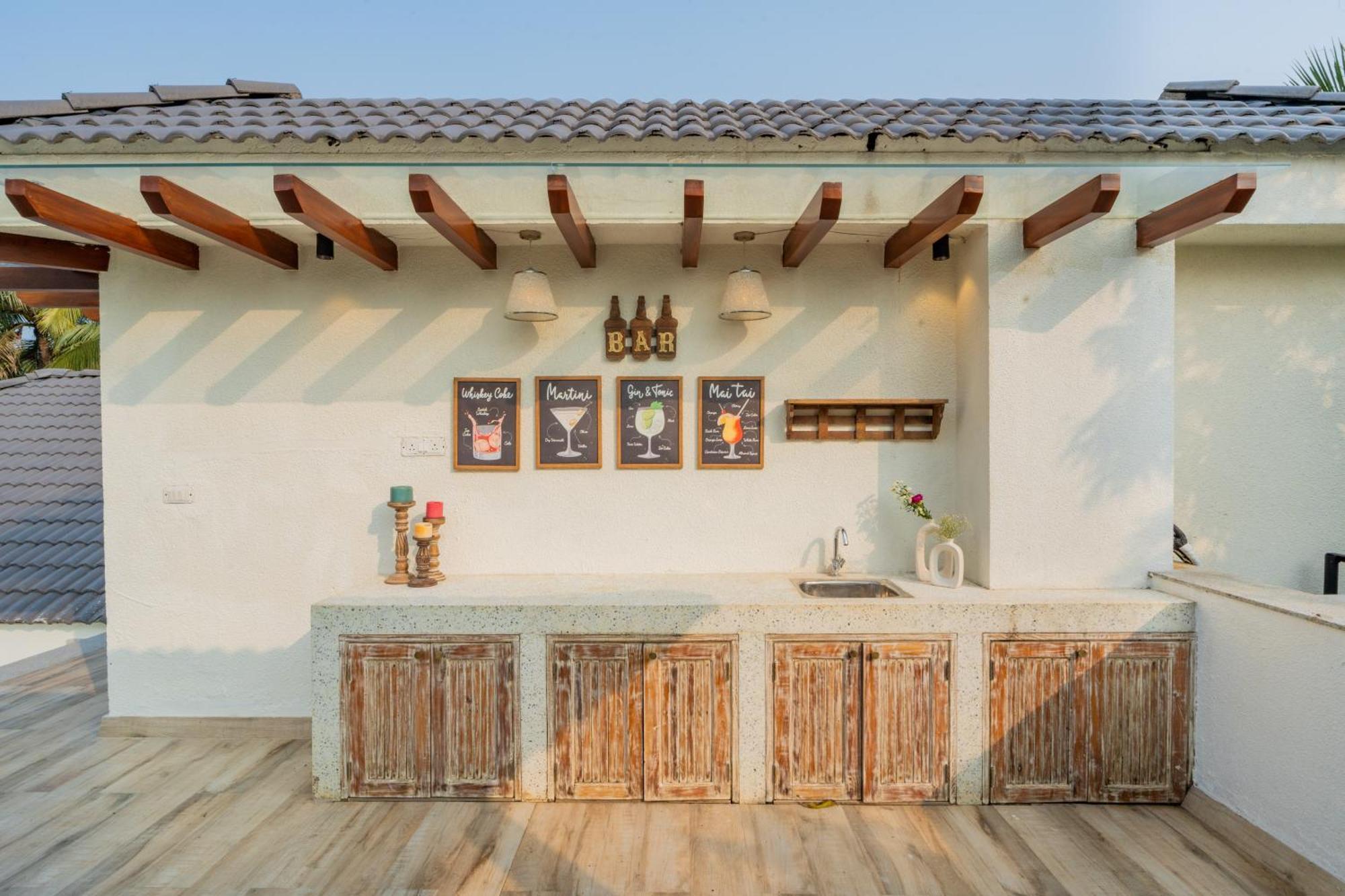 Elivaas 4 Bhk Villa With Pvt Pool & Jacuzzi-Yashgeet Siolim Exterior foto