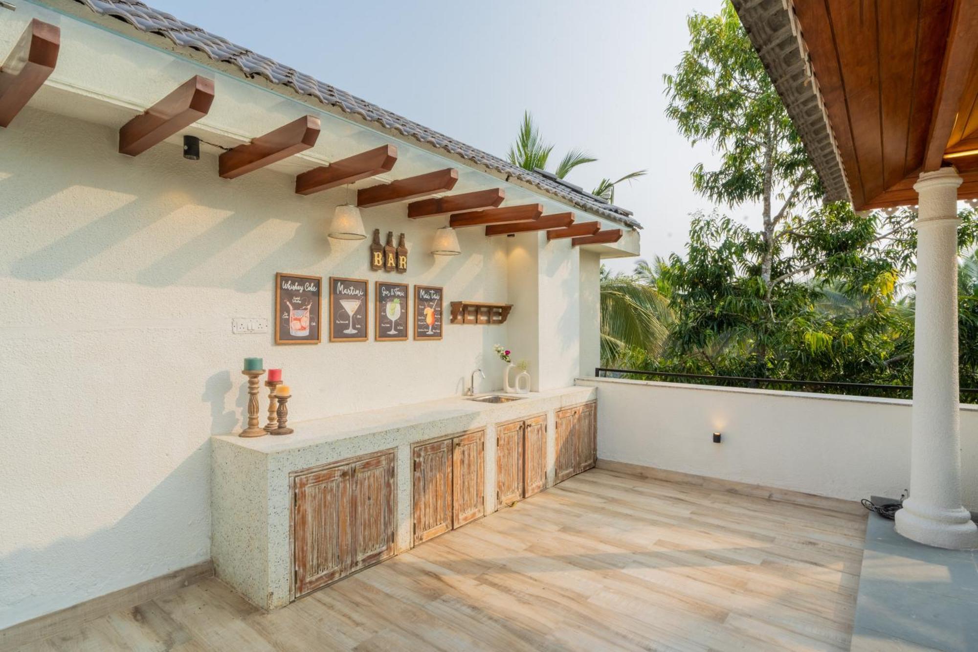 Elivaas 4 Bhk Villa With Pvt Pool & Jacuzzi-Yashgeet Siolim Exterior foto