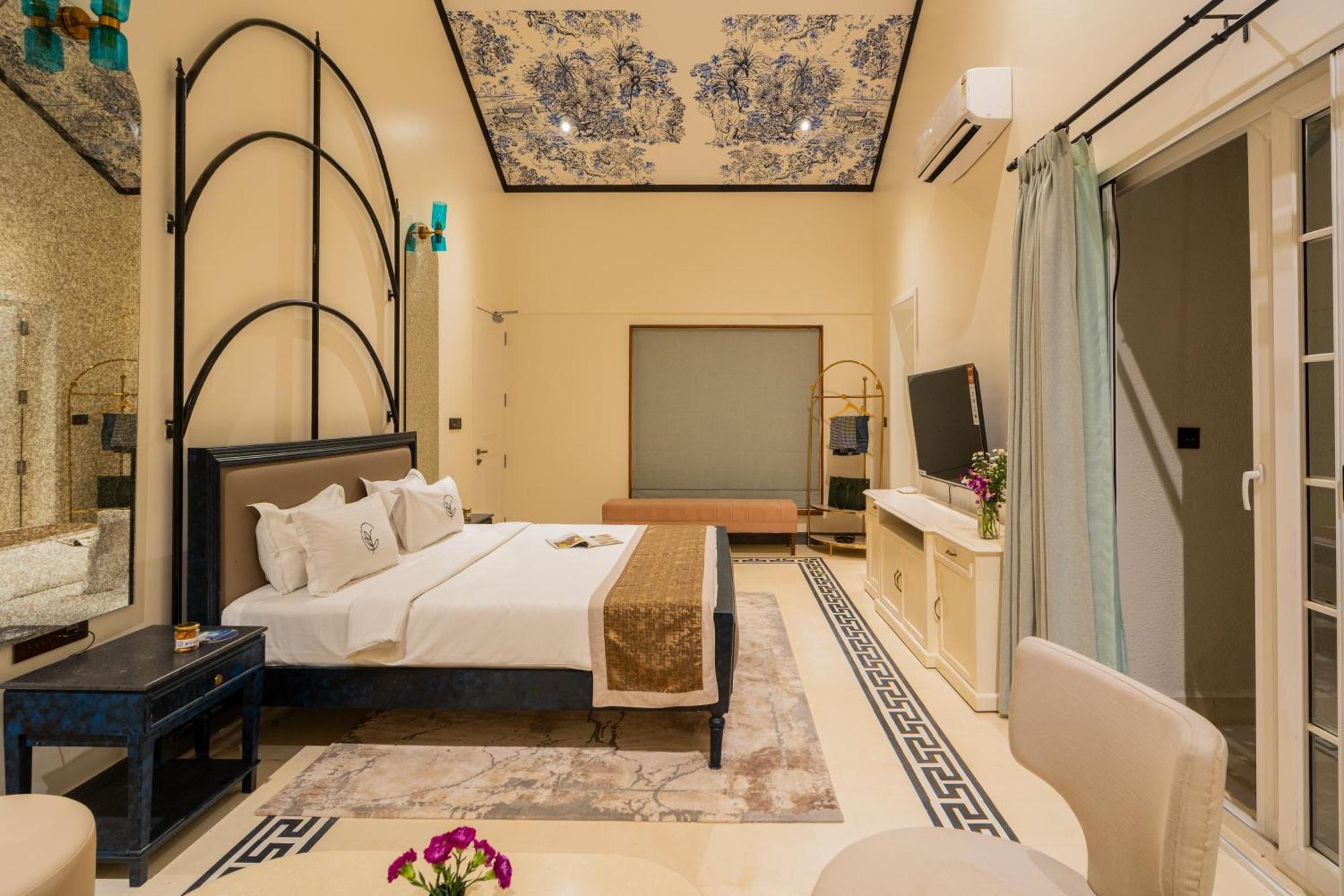 Elivaas 4 Bhk Villa With Pvt Pool & Jacuzzi-Yashgeet Siolim Exterior foto