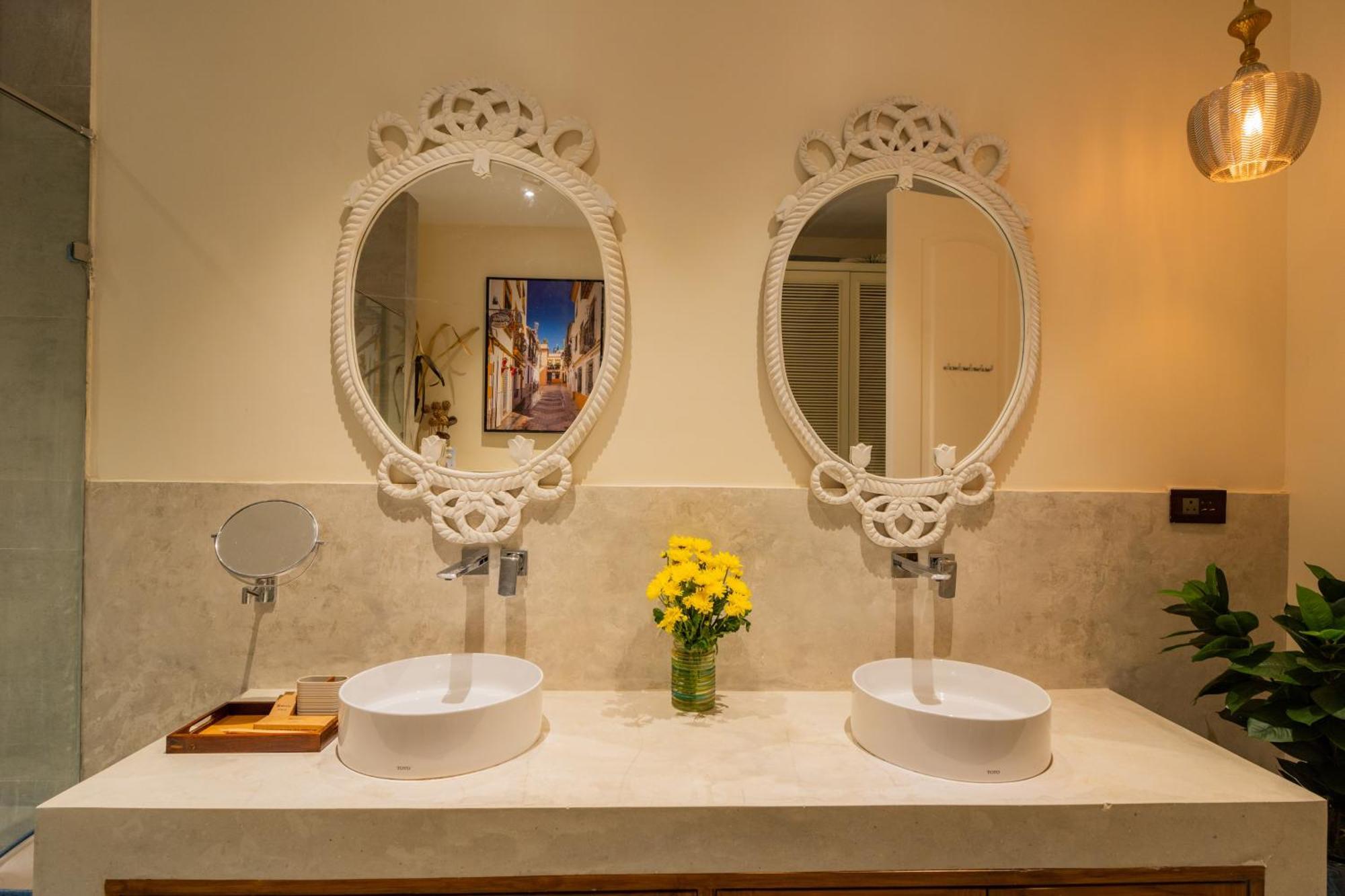 Elivaas 4 Bhk Villa With Pvt Pool & Jacuzzi-Yashgeet Siolim Exterior foto