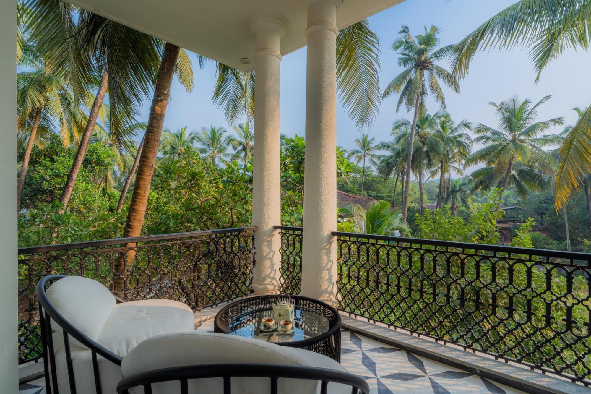 Elivaas 4 Bhk Villa With Pvt Pool & Jacuzzi-Yashgeet Siolim Exterior foto
