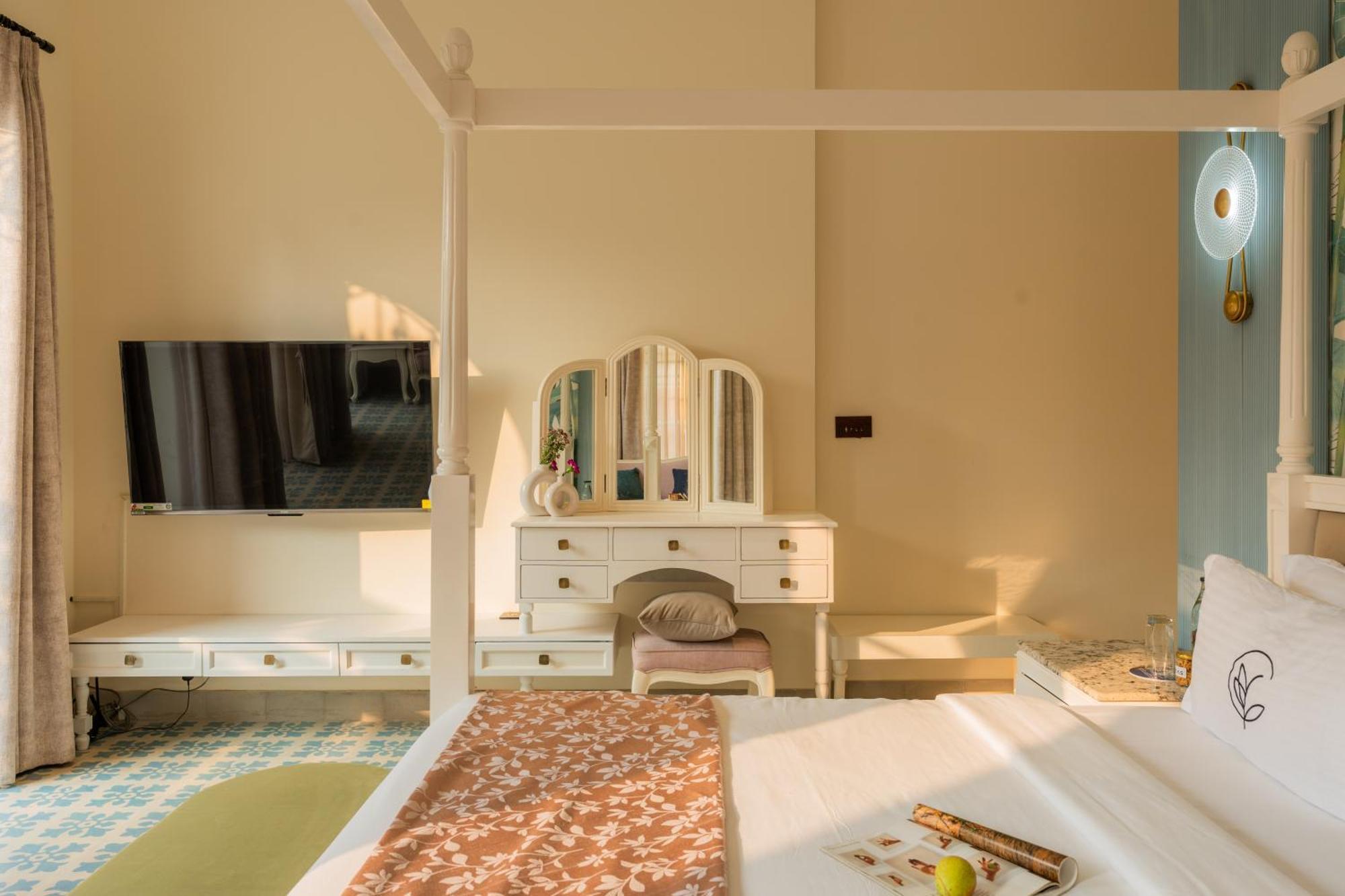 Elivaas 4 Bhk Villa With Pvt Pool & Jacuzzi-Yashgeet Siolim Exterior foto