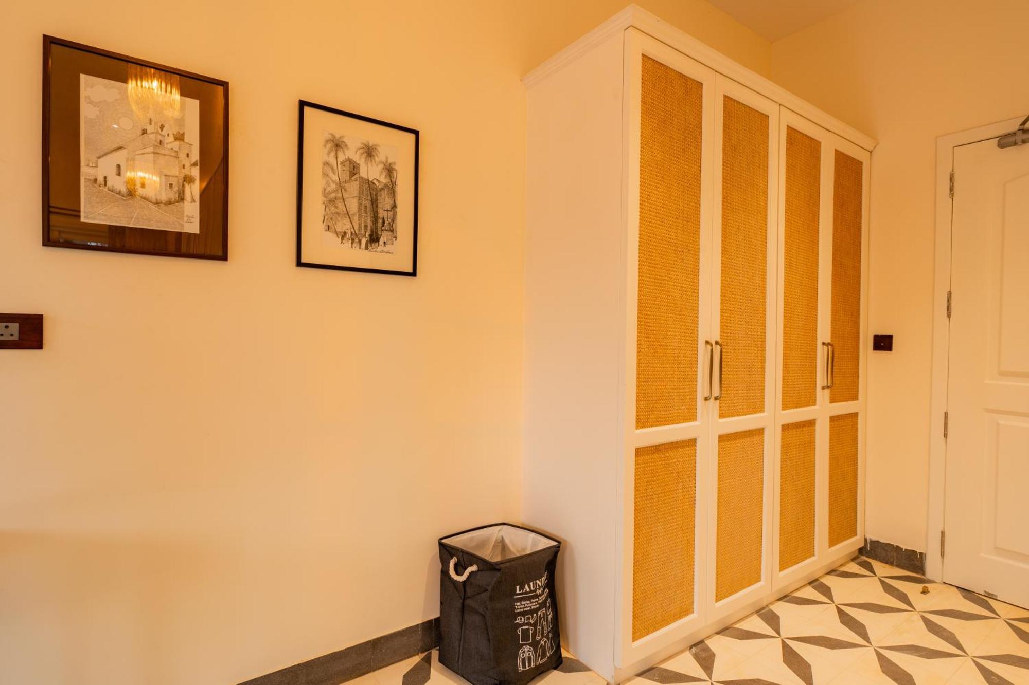 Elivaas 4 Bhk Villa With Pvt Pool & Jacuzzi-Yashgeet Siolim Exterior foto