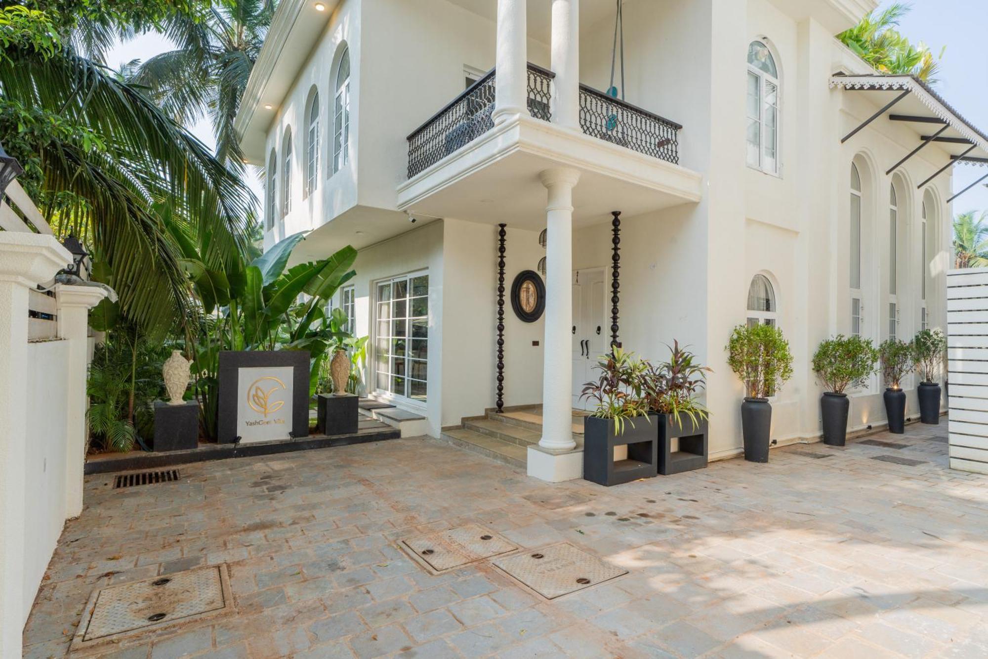 Elivaas 4 Bhk Villa With Pvt Pool & Jacuzzi-Yashgeet Siolim Exterior foto