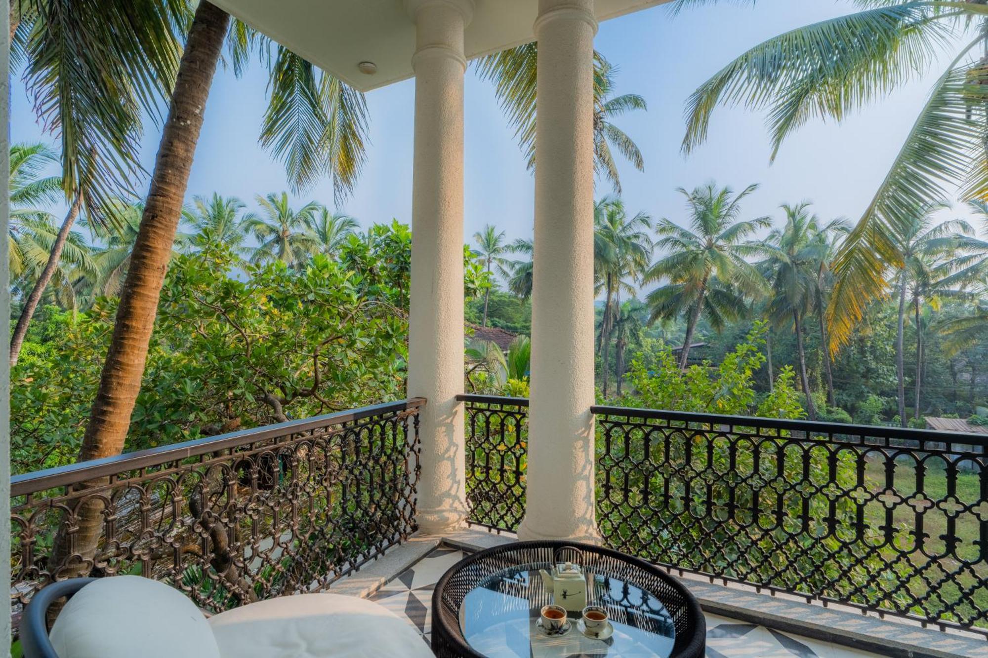 Elivaas 4 Bhk Villa With Pvt Pool & Jacuzzi-Yashgeet Siolim Exterior foto
