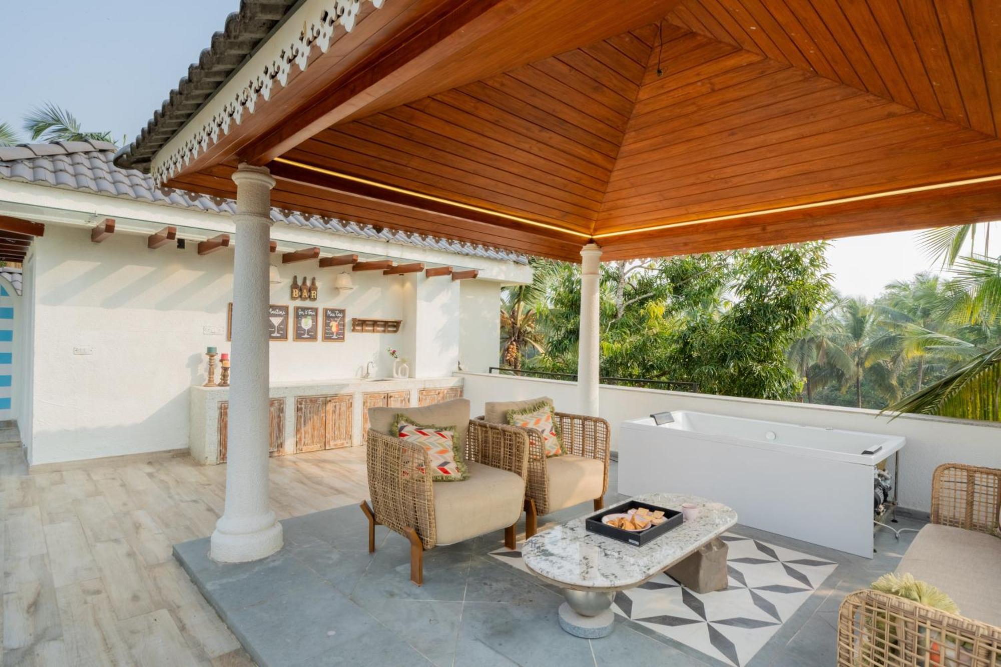 Elivaas 4 Bhk Villa With Pvt Pool & Jacuzzi-Yashgeet Siolim Exterior foto